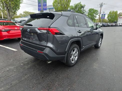 Used 2022 Toyota RAV4 LE AWD/4WD image 8