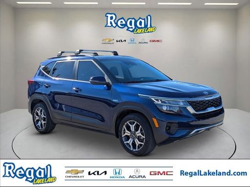 Certified 2021 Kia Seltos EX image 1