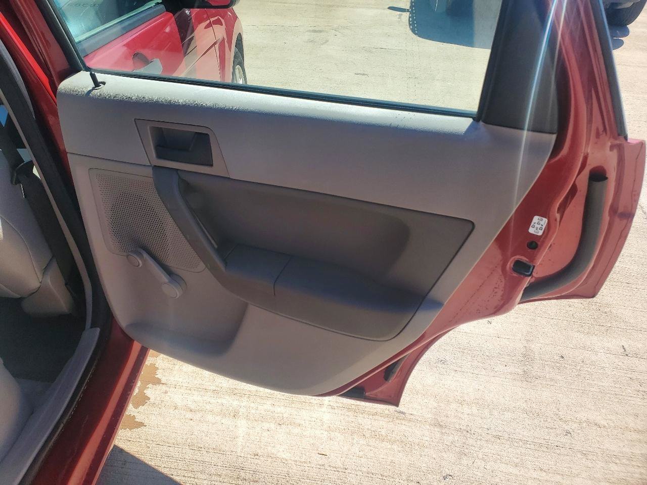 Used 2010 Ford Focus S FWD image 8
