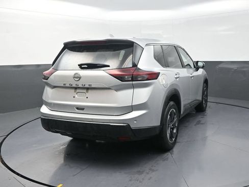 Used 2025 Nissan Rogue SV FWD image 8