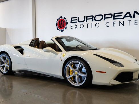 Used 2018 Ferrari 488 Spider image 39