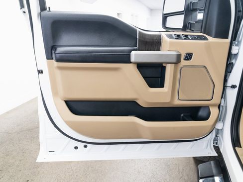 Used 2020 Ford F250 Lariat image 15