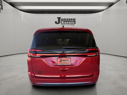 New 2026 Chrysler Pacifica Select FWD image 2