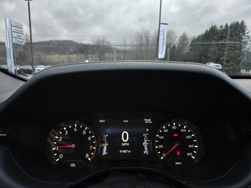 Used 2023 Jeep Compass Limited image 16