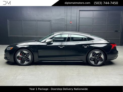 Used 2022 Audi RS e-tron GT w/ Year 1 Package image 4
