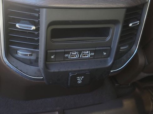 Used 2025 RAM 1500 Laramie AWD/4WD image 14