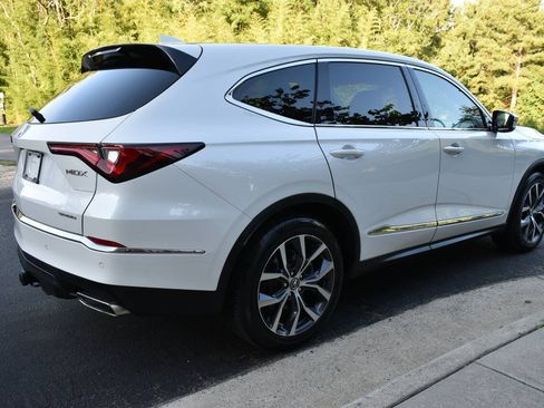 Used 2022 Acura MDX SH-AWD w/ Technology Package image 3