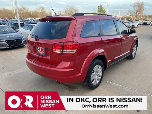 Used 2018 Dodge Journey SE w/ Popular Equipment Group image 5