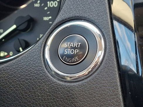 Used 2020 Nissan Rogue Sport SL w/ Premium Package image 25