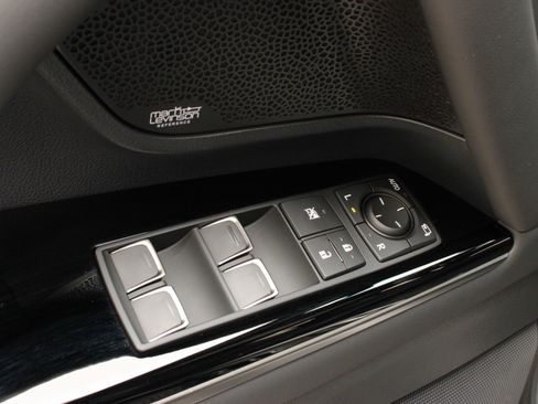 Used 2026 Lexus LX 700h Luxury w/ Appearance Package image 33