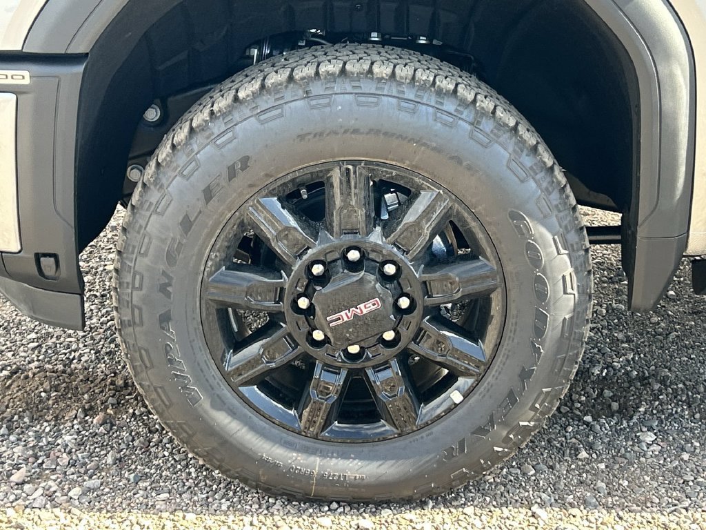 New 2026 GMC Sierra 2500 AT4 w/ AT4 Premium Plus Package AWD/4WD image 33