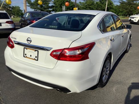 Used 2016 Nissan Altima 2.5 S w/ Power Driver Seat Package FWD image 8