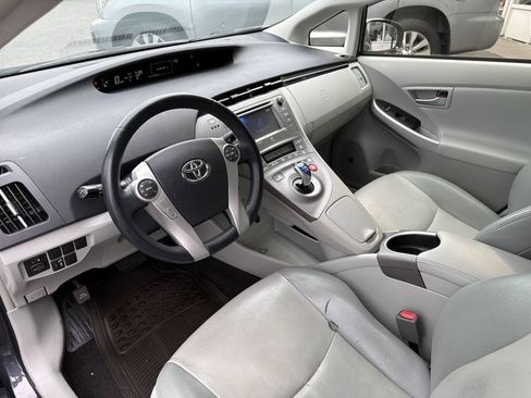 Used 2014 Toyota Prius Four FWD image 31