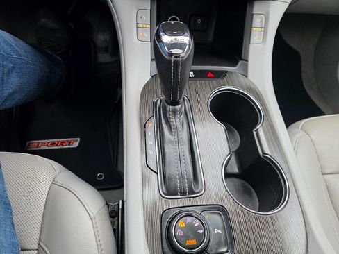 Used 2017 GMC Acadia SLT image 26