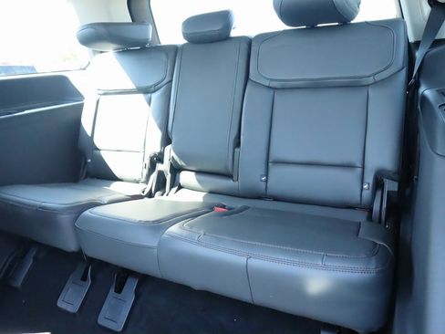 New 2025 Ford Expedition Active image 13