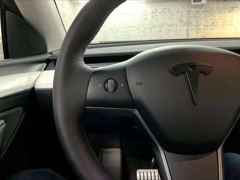 Used 2023 Tesla Model Y Performance image 20