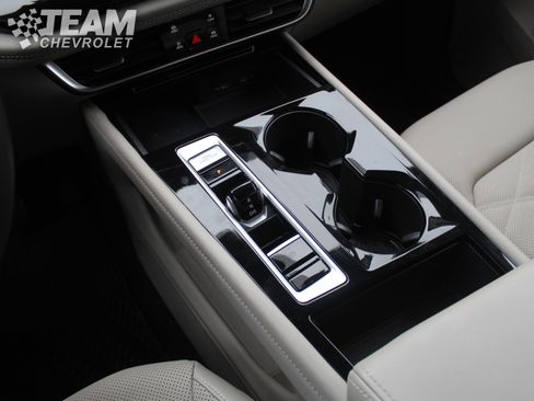 Used 2024 Volkswagen Atlas SE image 17