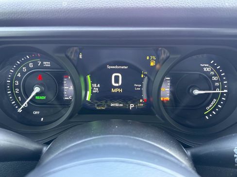 Used 2024 Jeep Wrangler Willys image 11