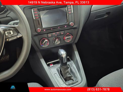 Used 2016 Volkswagen Jetta SE FWD image 17