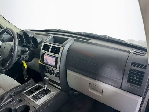 Used 2008 Dodge Nitro SLT image 27