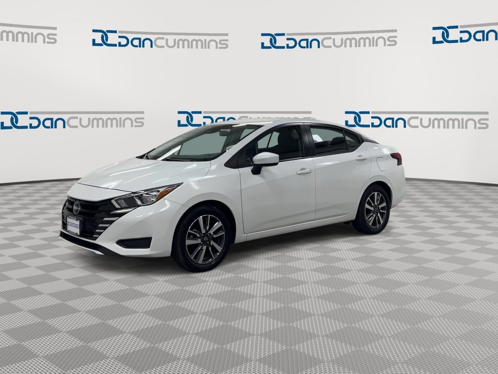 Used 2024 Nissan Versa SV FWD image 4