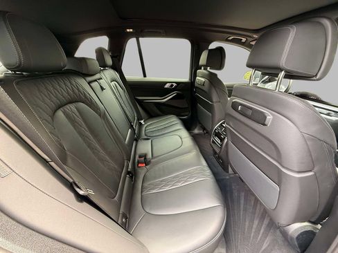 Used 2025 BMW X5 xDrive50e AWD/4WD image 15