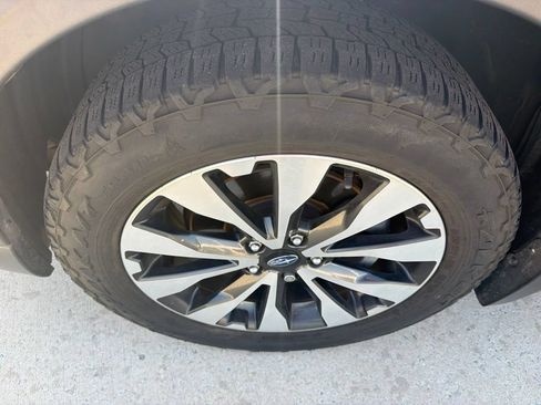 Used 2016 Subaru Outback 3.6R Limited AWD/4WD image 4