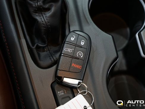 Used 2025 Dodge Durango R/T w/ Blacktop Package image 32