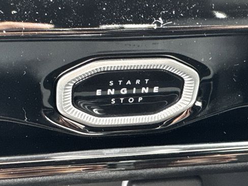 New 2026 Jeep Grand Cherokee Altitude image 21