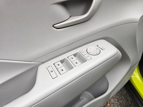 Used 2024 Hyundai Kona SEL FWD image 25