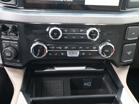 Used 2025 Ford F450 Platinum w/ Platinum Plus Package image 29