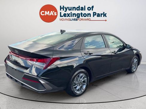 Certified 2024 Hyundai Elantra SEL FWD image 5