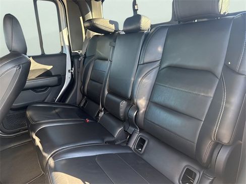 Used 2020 Jeep Gladiator Overland image 17