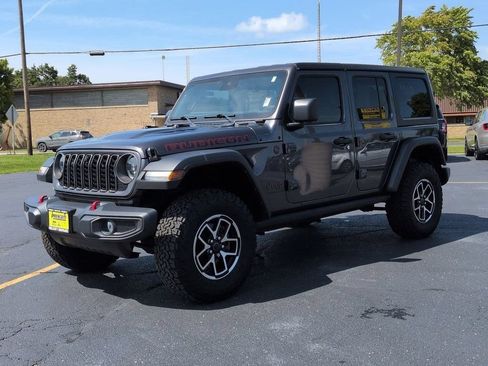 Used 2024 Jeep Wrangler Unlimited Rubicon w/ Technology Group AWD/4WD image 4