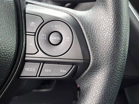Used 2025 Toyota Corolla LE image 21