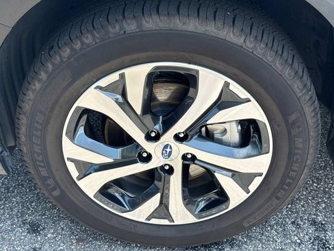Used 2020 Subaru Outback Touring w/ Popular Package #2 AWD/4WD image 11