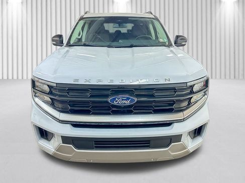 Used 2026 Ford Expedition Platinum w/ Platinum Ultimate Package AWD/4WD image 14