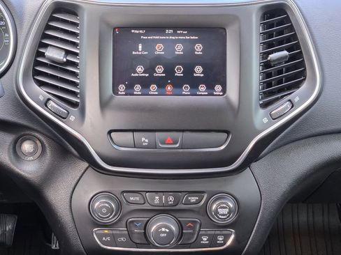 Used 2020 Jeep Cherokee Latitude Plus image 20