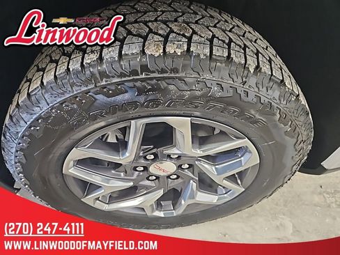 New 2026 GMC Sierra 1500 SLT image 9