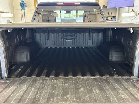 Used 2023 Chevrolet Silverado 1500 LTZ w/ LTZ Premium Package AWD/4WD image 28
