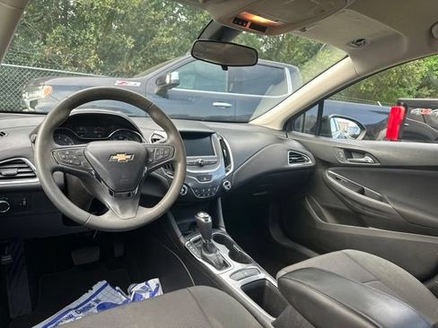 Used 2016 Chevrolet Cruze LT FWD image 12