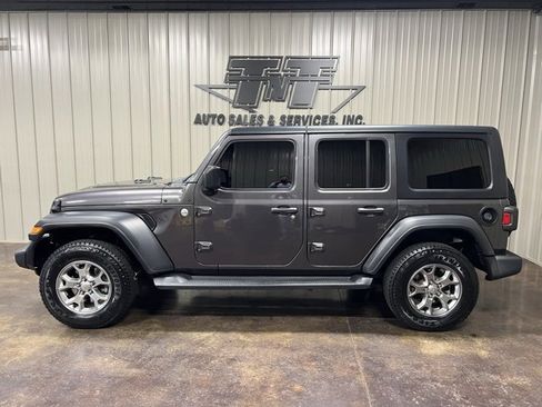 Used 2020 Jeep Wrangler Unlimited Sport image 3