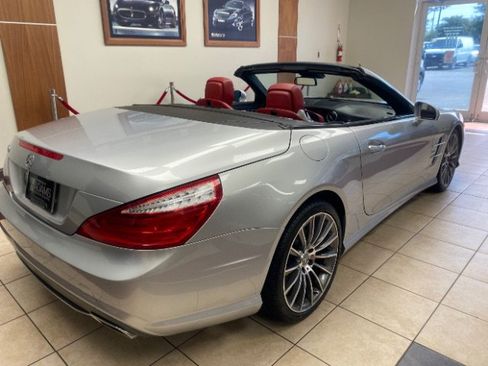Used 2013 Mercedes-Benz SL 550 image 9