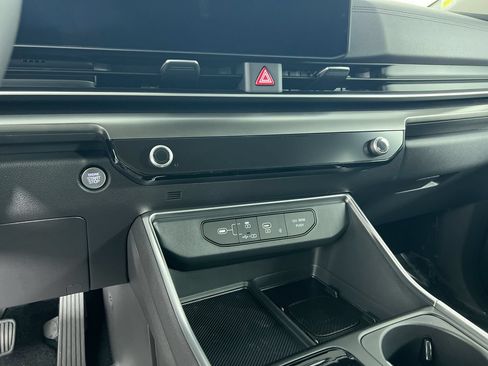 New 2027 Kia Carnival SX w/ Dark Edition Package FWD image 26