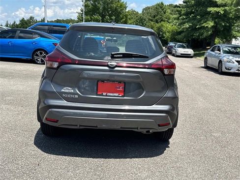 New 2025 Nissan Kicks Play S image 5