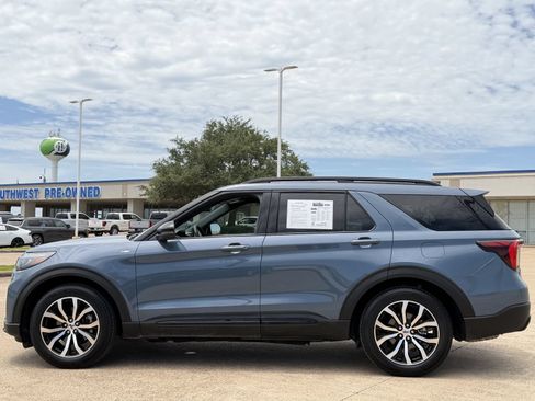 Used 2025 Ford Explorer ST-Line w/ Premium Package RWD image 7
