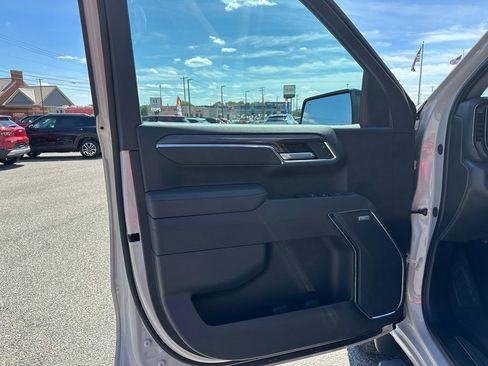 Certified 2026 Chevrolet Silverado 1500 Custom Trail Boss w/ LPO, Dark Essentials Package AWD/4WD image 16