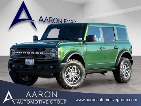 Used 2025 Ford Bronco Badlands image 1