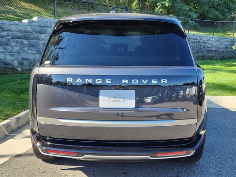 New 2025 Land Rover Range Rover SE image 7