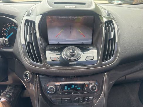 Used 2014 Ford Escape Titanium w/ Equipment Group 401A AWD/4WD image 23